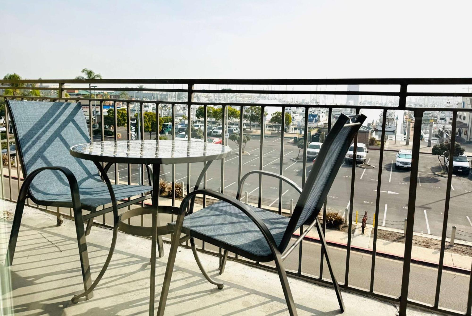 Ramada By Wyndham San Diego Airport Exterior photo
